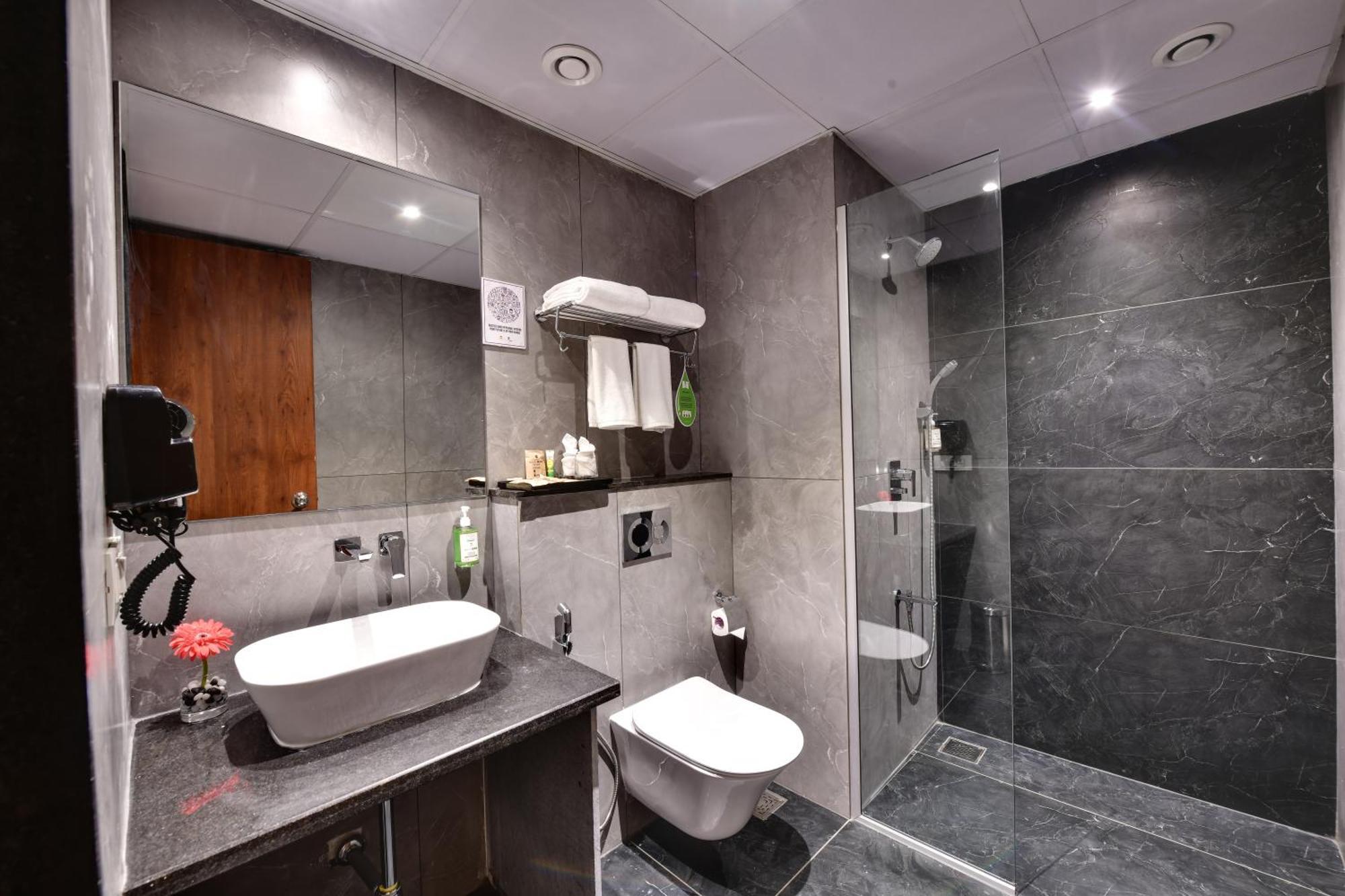 Click Hotel Vista-International Airport Dod Jala 외부 사진